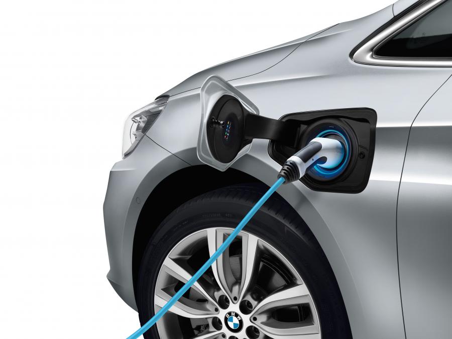 Детали экстерьера BMW 225xe Active Tourer (F45) 2016 года  (WW) (фото 2 из 50)
